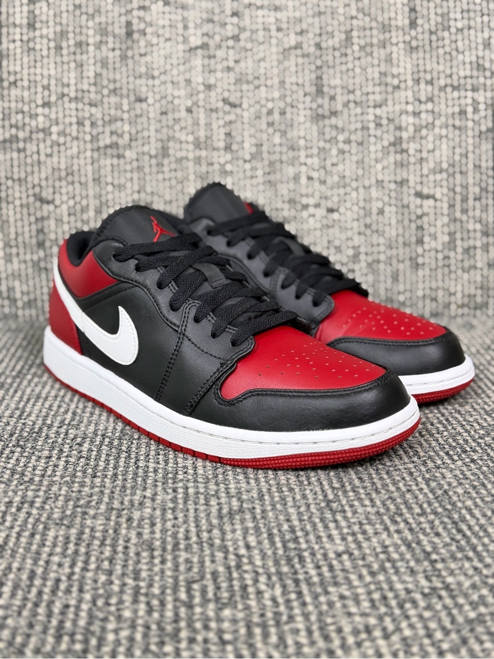 Nike Air Jordan 1 Low Bred Toe Alternate 553558-066 Mens 9.5 Black Red